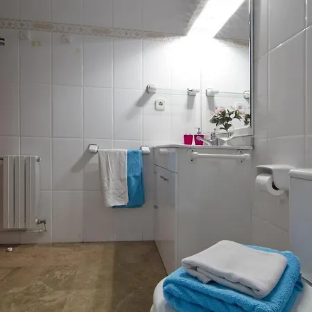 Apartment Ribes *